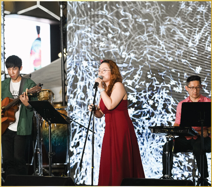 The Great Christmas Eve Street Party